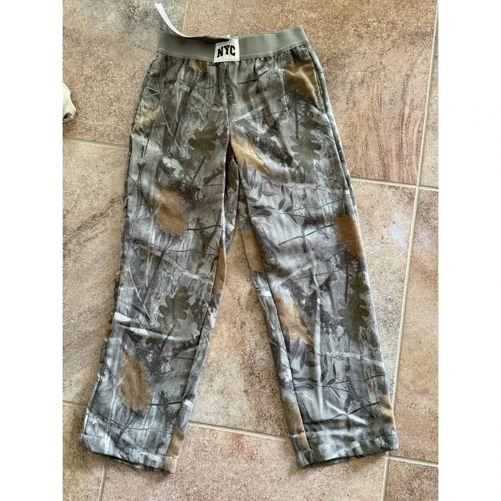 Grayson Threads Boy's 2pc NYC Camouflage Long Sleeve Pajama Set - Beige Sz S NWT